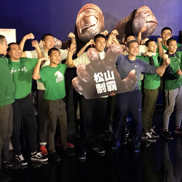 松山高中籃球隊出席電影《金剛：骷髏島》首映會。（展逸提供）