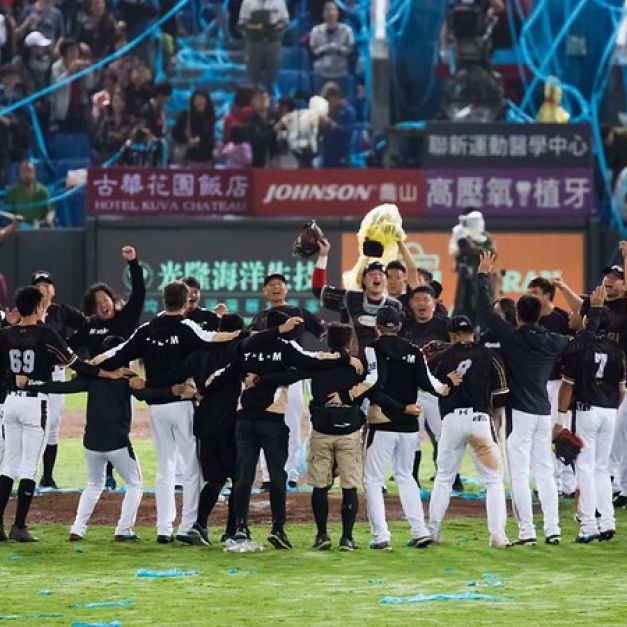 桃猿奪下2018台灣大賽冠軍。（特約記者侯禕縉／現場拍攝）