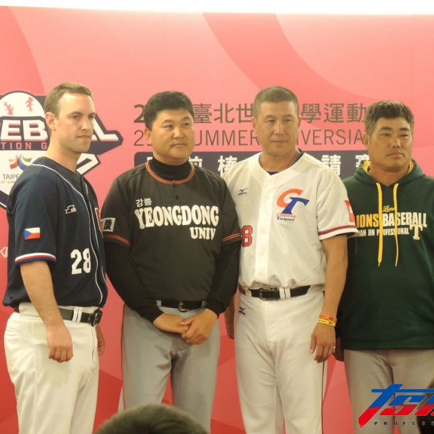捷克隊教練Michael Griffin（圖左起）、韓國隊教練金喆基、中華隊教練郭李建夫與天津獅教練焦益。（張芷綺／攝）