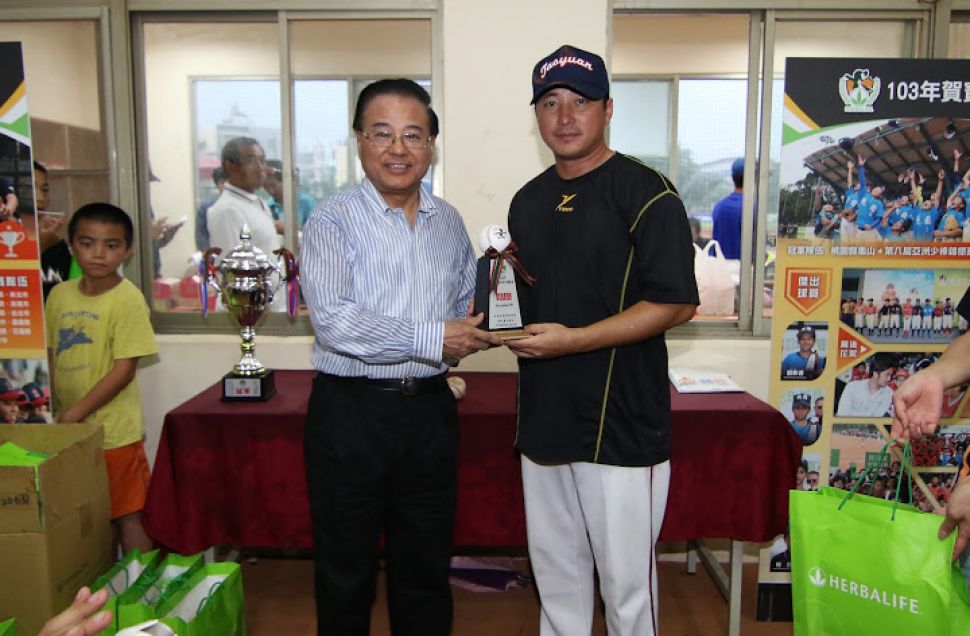 王宜民獲教練獎。(棒協提供)