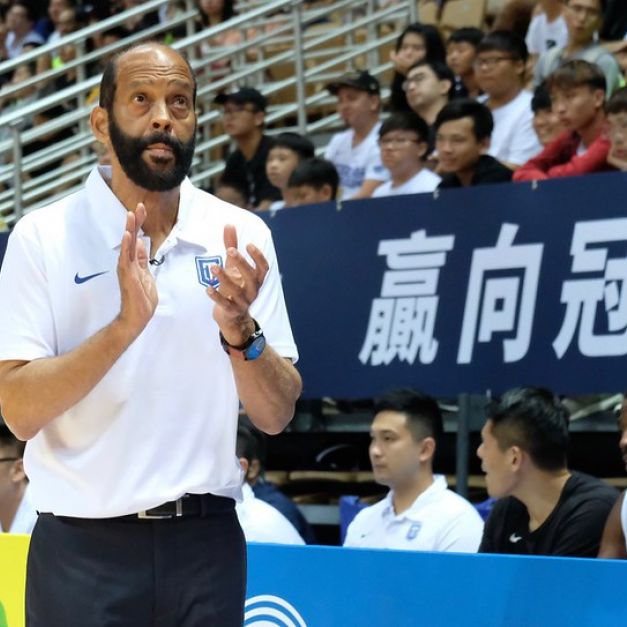 中華男籃總教練 Charlie Parker。（實習攝影林益民攝）