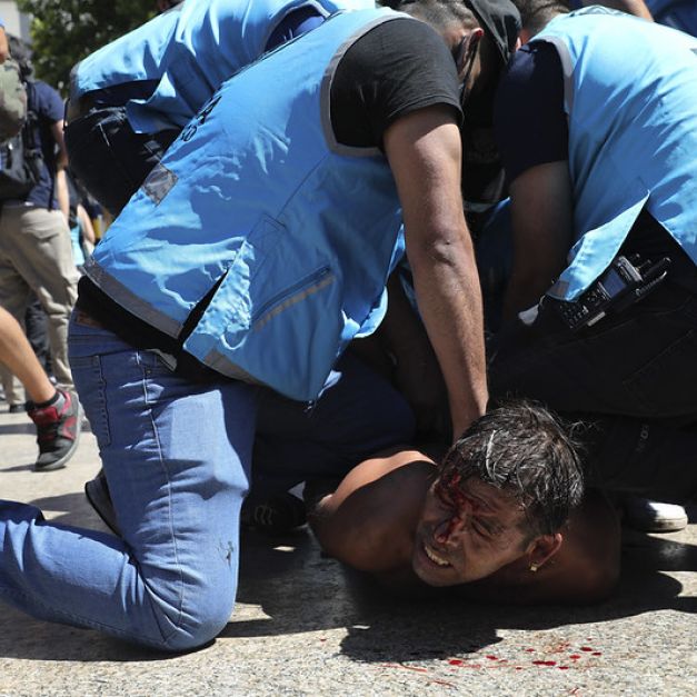 阿根廷
阿根廷民眾與警方爆發衝突。（達志影像）
