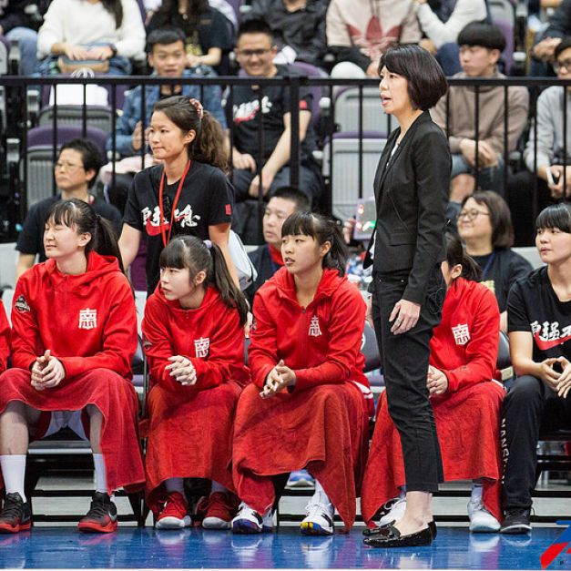 南山高中女子籃球隊教練李陸臻。（特約記者高旭朮／現場拍攝）