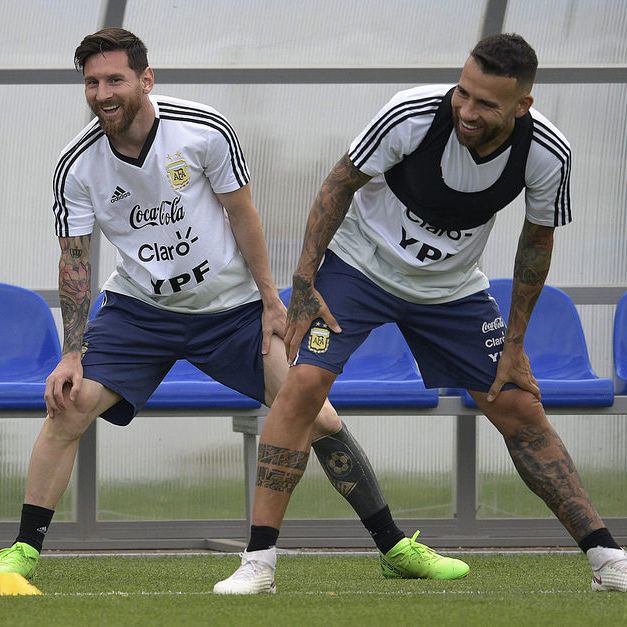 Messi一掃前役陰影，和隊友有說有笑的備戰。（AFP授權）