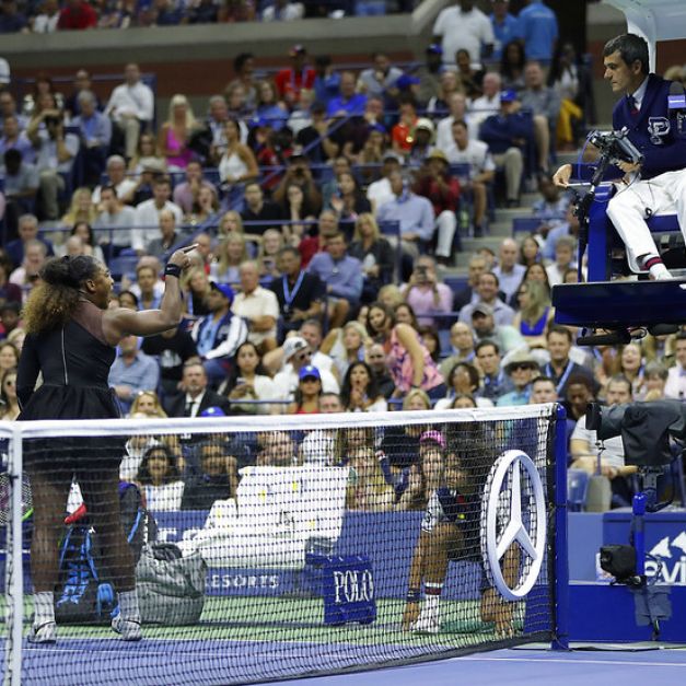 Serena Williams（圖左）與主審Carlos Ramos爭執讓美網女單決賽失焦。（達志影像資料照）
