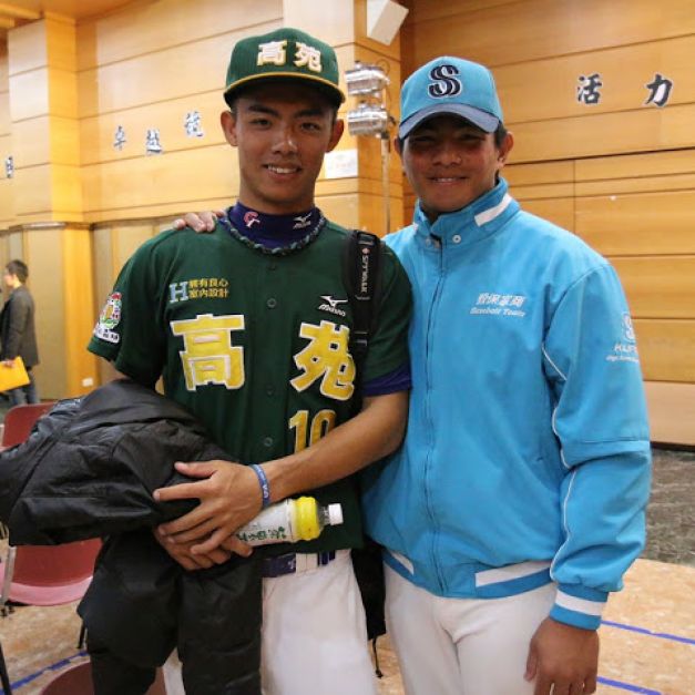 陳琥(右)與申皓瑋(左)感情好。(學生棒球聯盟資料照)