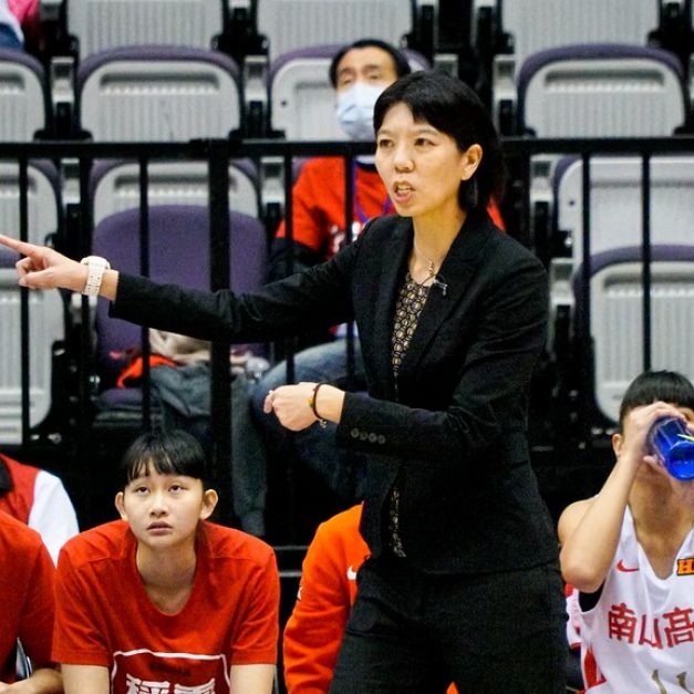 南山女籃總教練李陸臻。（賴柏安攝）